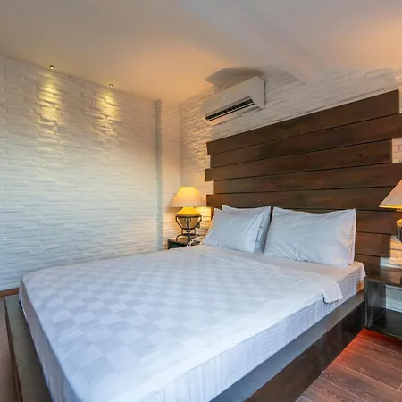 Manaspark Deluxe Hotel-2